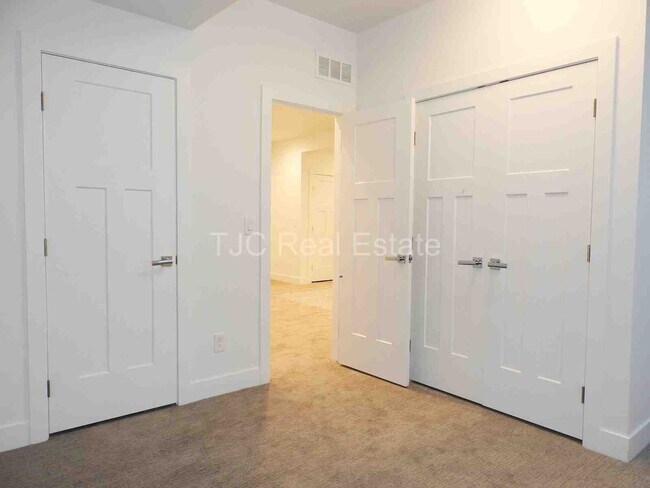 Building Photo - 6704 Ralston Rd