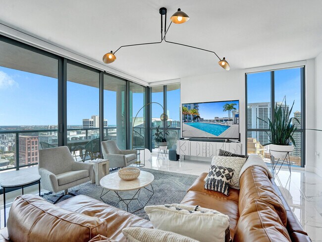 Building Photo - 100 E Las Olas Blvd