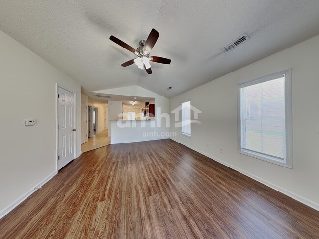 Building Photo - 106 Charlotte Ct