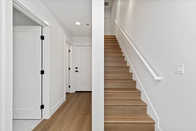 Building Photo - BRAND NEW 3 bed 3.5 bath townhouse