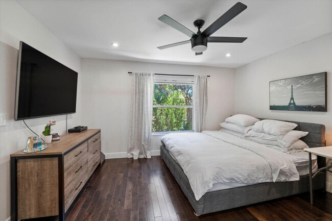 Building Photo - 6960 Mill Brook Pl