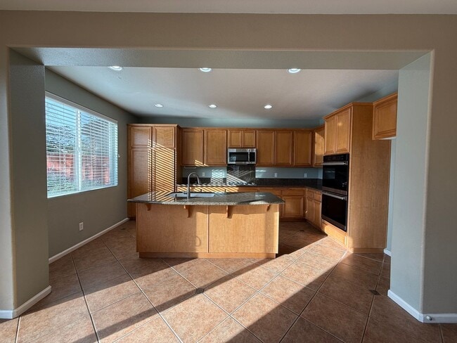 Building Photo - Beautiful Large Two Story Home is Centrall...