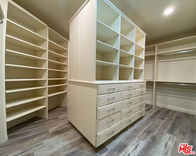 Building Photo - 349 S La Peer Dr