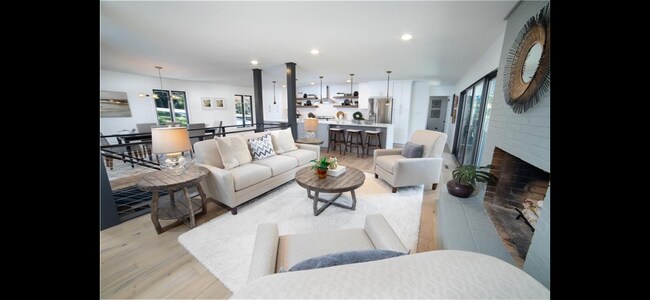 Building Photo - 414 Shorecrest Dr
