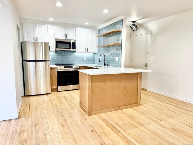 Building Photo - 1742 Boston Post Rd