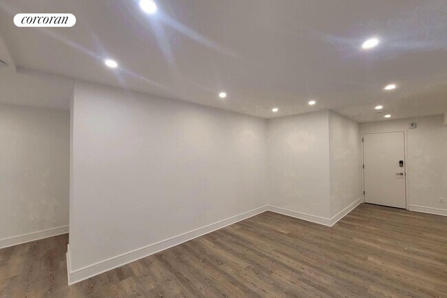 Building Photo - 45 W 81st St