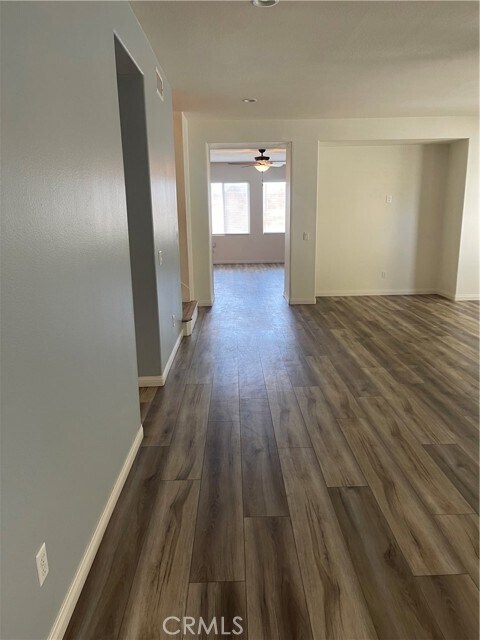 Building Photo - 37075 Parkway Dr