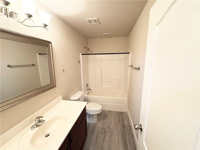 Building Photo - 1284 N Cannondale Dr