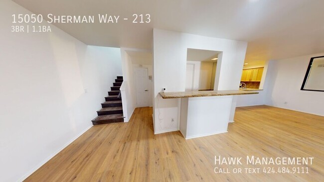 Building Photo - Spacious 3-Bedroom Condo in Gated Parkwood...