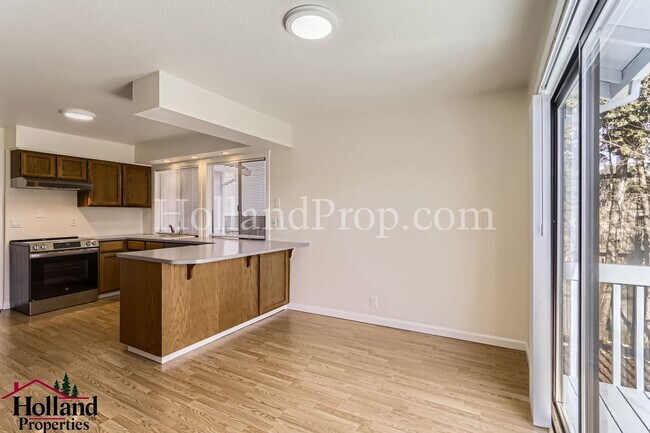 Building Photo - 16050 SW Old Oak Dr