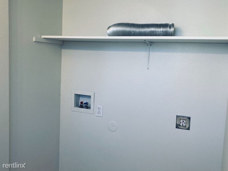 Building Photo - 11719 E Mansfield Ave