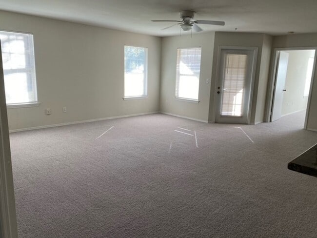 Building Photo - Welcome home to these beautifully Condo in...