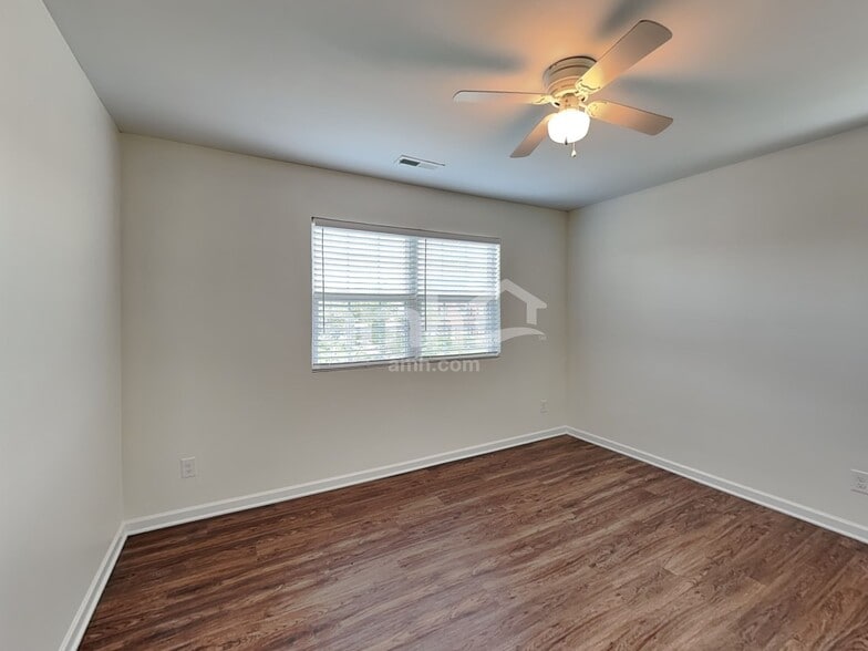 Building Photo - 3011 Gray Farm Rd