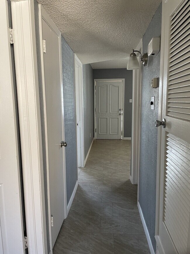 Building Photo - 8137 Staghorn Dr