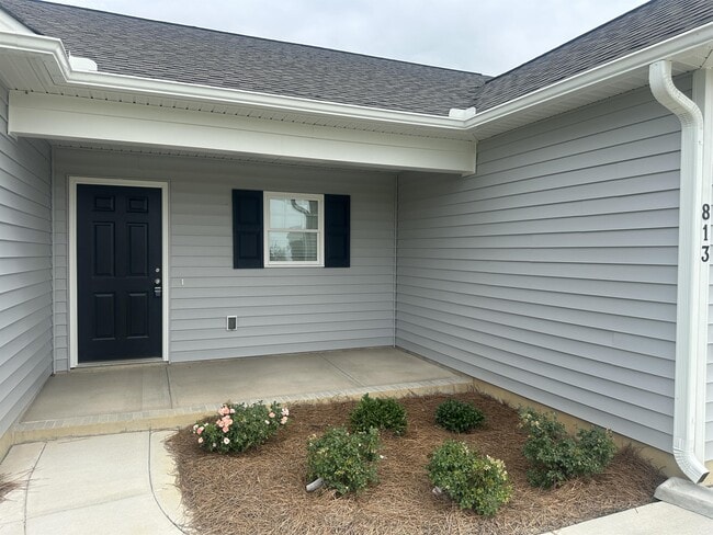 Building Photo - 813 Middleton Rd