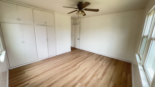 Building Photo - Charming Home in the well-established Riverside neighborhood!