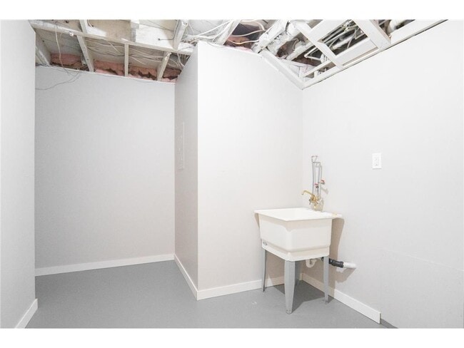 Building Photo - 3555 N Queen Ave
