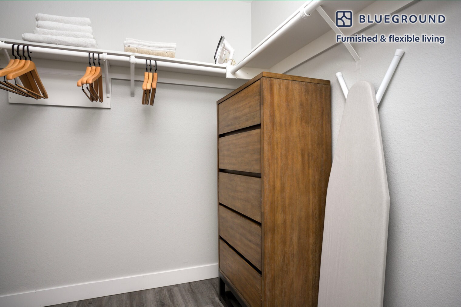 Building Photo - 616 N Sweetzer Ave