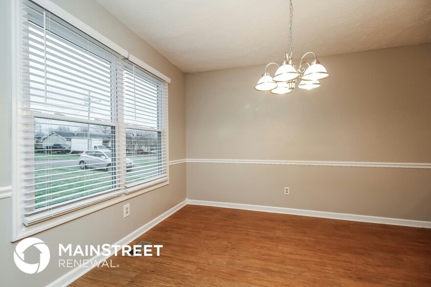 Building Photo - 592 Woodcrest Dr