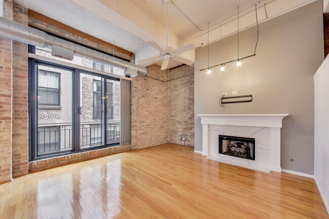 Building Photo - 375 W Erie St