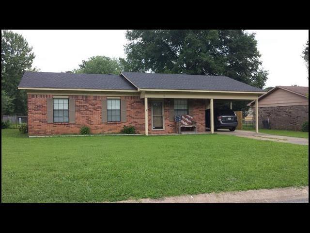 Building Photo - 13 Pheasant Run Dr