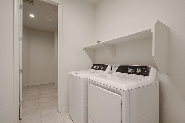 Building Photo - 13715 W Calle De Baca