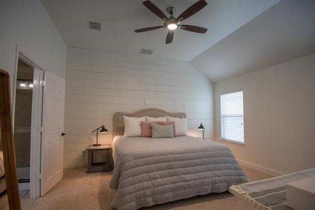 Building Photo - 809 Hardwood Dr