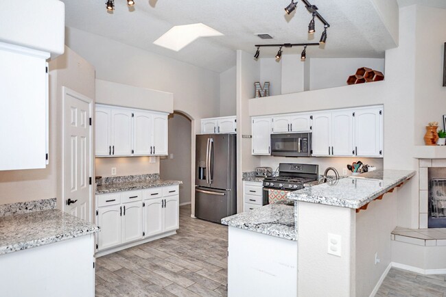 Building Photo - Pool home for rent June 1, 2025