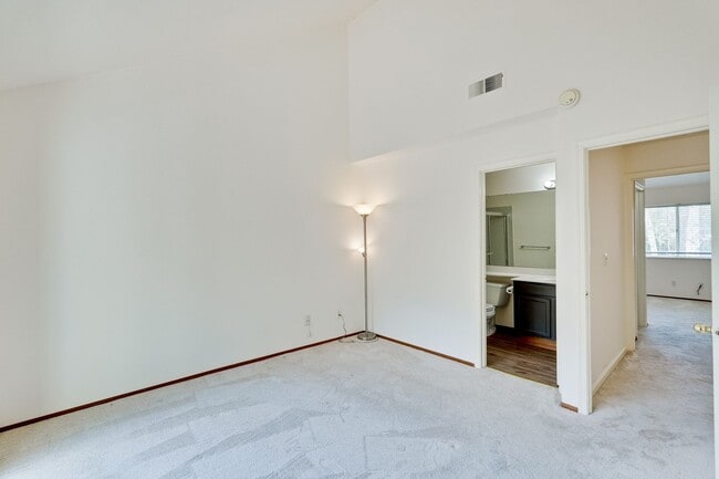 Building Photo - Hidden Silicon Valley Oasis! 2BR/2.5BA Townhome with TWO Private Patios, 2 Dedicated Parking Spac...