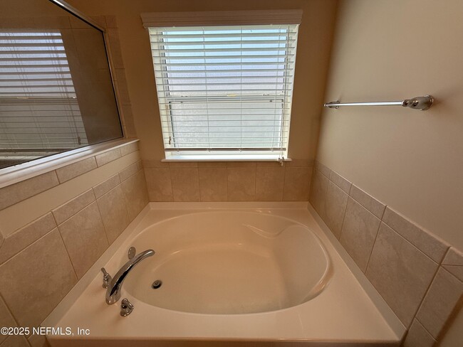Building Photo - 4786 Yacht Ct