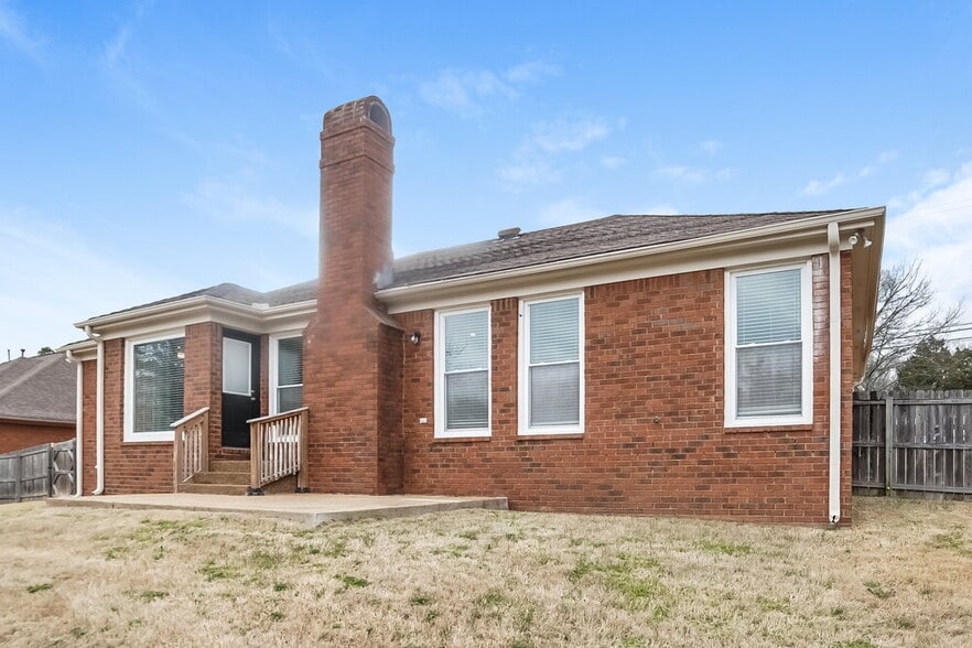 Building Photo - 255 S Sanga Rd