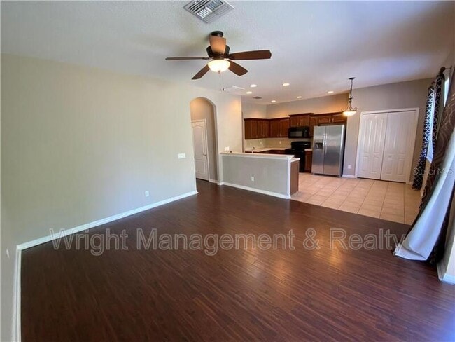 Building Photo - 7843 Foxgrove Dr