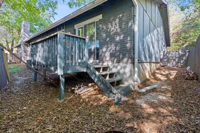 Building Photo - 2603 Parker Ln