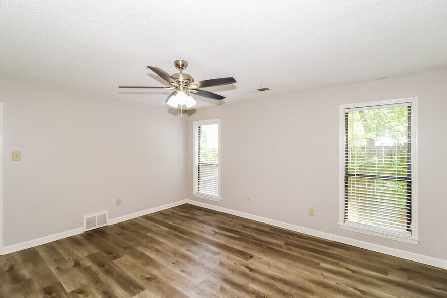 Building Photo - 6891 Autumnhill Ln