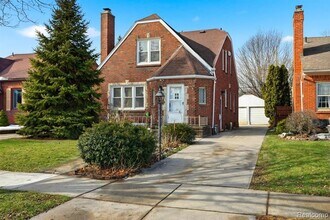 Building Photo - 2045 N Elizabeth St