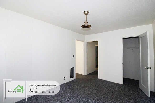 Building Photo - 2970 Anita St