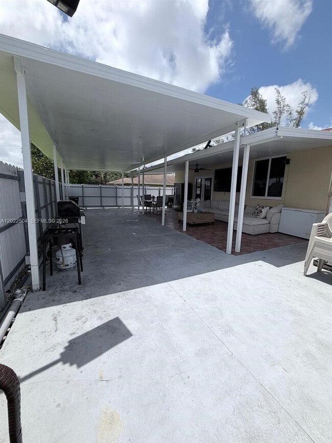 Building Photo - 1670 NW 73rd St