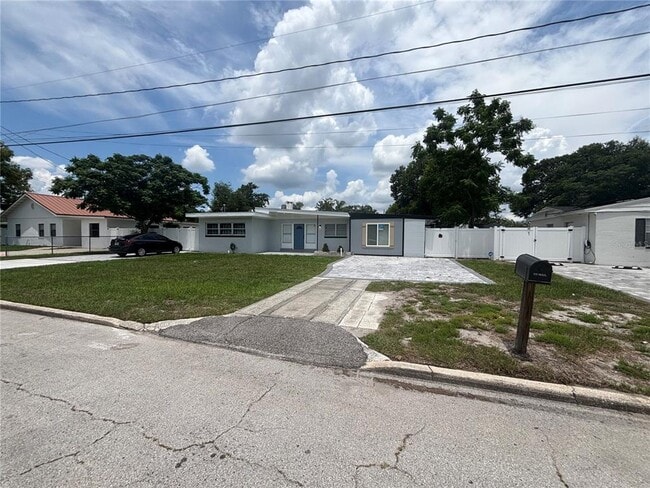 Building Photo - 6035 Sage Dr