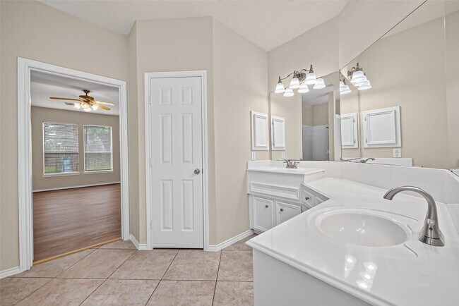 Building Photo - 1807 Katlyn Ln