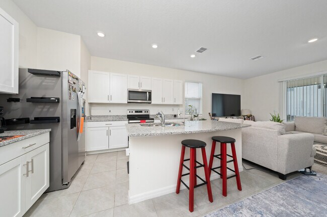 Building Photo - 111 Reena Dr