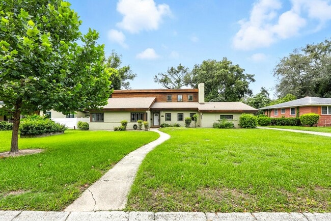 Building Photo - 5432 Grove Ave