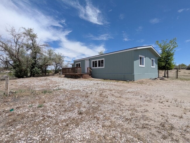 Building Photo - Fallon 3 Bedroom on Large Property