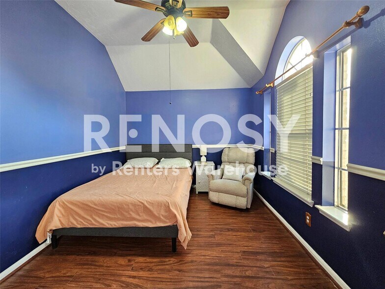 Building Photo - 8807 Vista Springs Dr