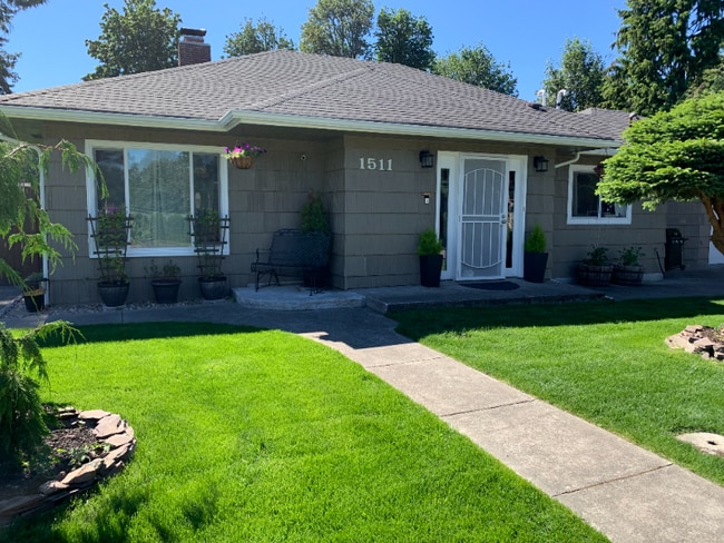 Primary Photo - 1511 Wilson St SE