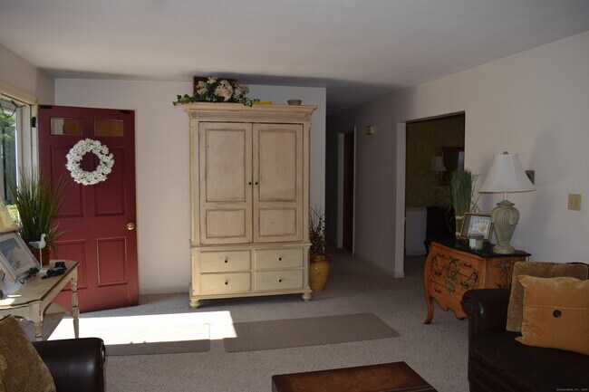 Building Photo - 40 Hawks Nest Rd