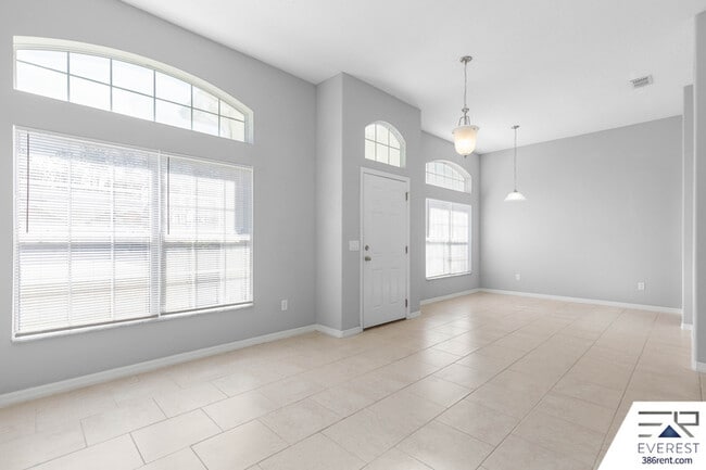 Building Photo - 7 Undermount Path E