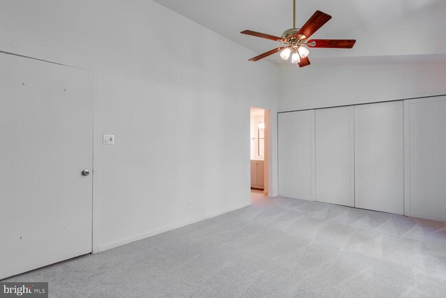 Building Photo - 11121 Watermans Dr