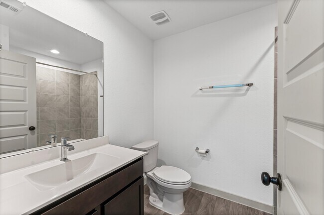 Building Photo - 14706 Sweetwater Dr