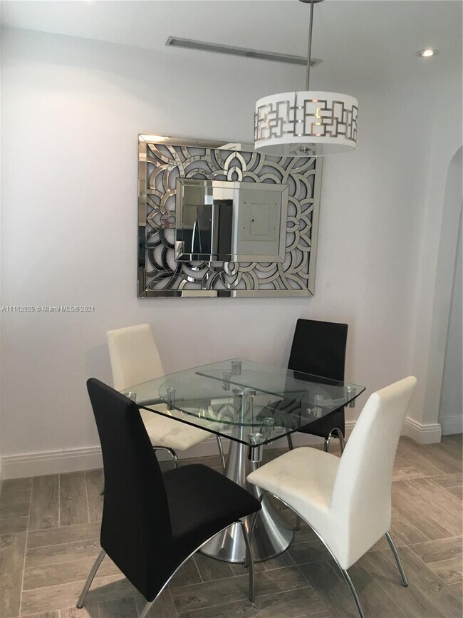 Building Photo - 645 Lenox Ave