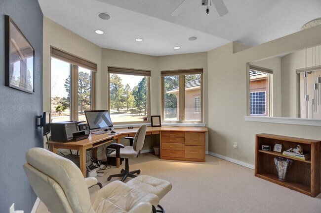Building Photo - 10503 E Meadow Run